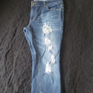 Distressed denim capris